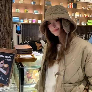 Осенне-зимняя теплая хлопковая рыболовная шапка женская модная универсальная овечья бархатная защитная шапка для ушей One Size чёрный