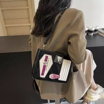 Осенне-зимняя высококачественная маленькая женская сумка 2024 года, новая персонализированная модная маленькая квадратная сумка, универсальная сумка через плечо чёрный