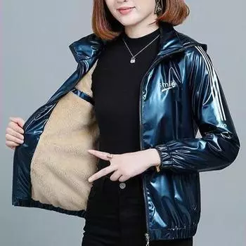 Осенне-зимняя женская флисовая кожаная куртка, ветрозащитная, плюс бархатная кожаная куртка с капюшоном, толстое теплое водонепроницаемое блестящее кожаное пальто M красный