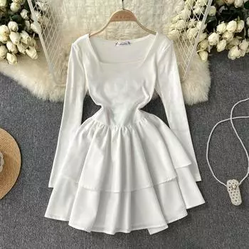 Осеннее белое платье с маленькой талией и тонким темпераментом с квадратным воротником и оборками