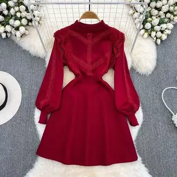 Осеннее и зимнее трикотажное платье с кружевным воротником и полувысоким воротником с тонкой талией и надписью снизу One Size чёрный