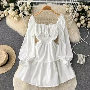 Осеннее маленькое сказочное темпераментное платье с длинным рукавом и тонким квадратным вырезом на талии