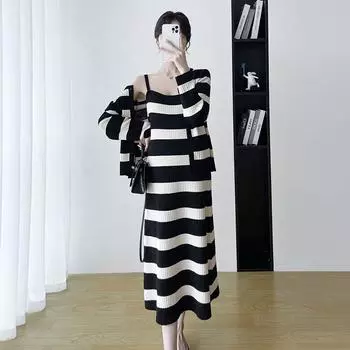 Осеннее трикотажное платье интернет-знаменитая юбка-камисоль полосатый кардиган куртка весенний комплект из двух частей one size чёрный