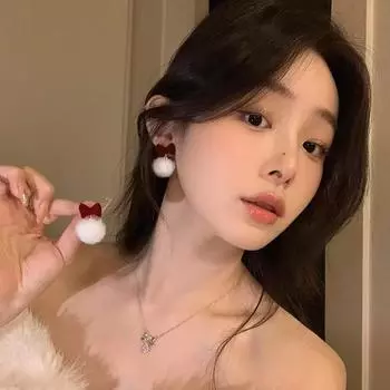 Осенние и зимние плюшевые серьги-бантики женские нишевые дизайнерские милые серьги-гвоздики уникальные серьги-шарики