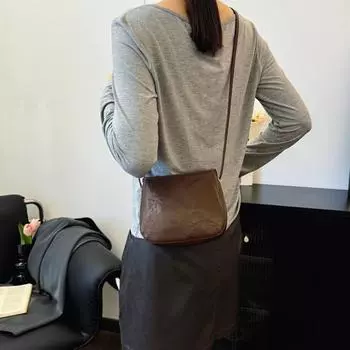 Осенние и зимние сумки женские 2024 года, новая нишевая универсальная сумка-мессенджер через плечо, иностранная мода, ретро-сумка-седло чёрный