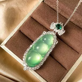 Осенние и зимние украшения Серебряный ледяной халцедон зеленая фасоль кулон ожерелье для женщин