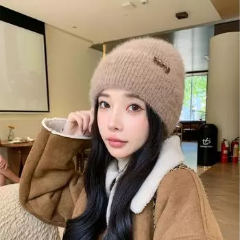 Осенние и зимние женские шапки плюшевые новые вязаные шапки универсальные теплые защитные наушники утолщенные модные студенческие шерстяные шапки one size fits all чёрный