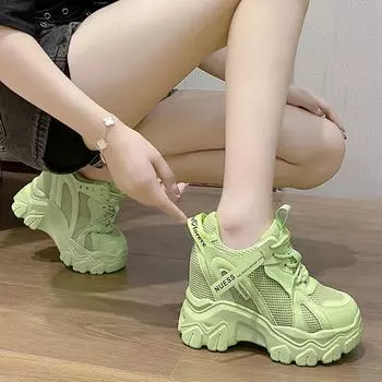 Осенние новые высокие сетчатые дышащие туфли для пап с увеличением высоты на 10 см, повседневные спортивные туфли с вулканизированной подошвой для женщин 34 белый