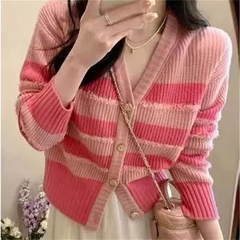 Осенний полосатый трикотажный кардиган с V-образным вырезом, шикарный короткий топ, дизайн, нишевый, женский, удобный, универсальный и модный One size чёрный