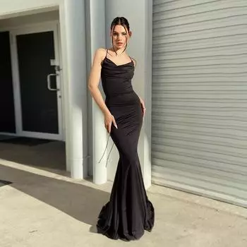 Осенний темперамент сексуальное облегающее платье с бретелью через шею женское S чёрный