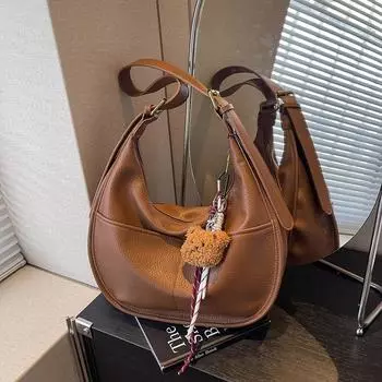 Осенний взрыв знаменитостей в Интернете 2024 года, корейская версия новой моды, сумка для пельменей Mori, простая и универсальная повседневная сумка через плечо 34*12*26