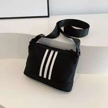 Осенняя большая вместительная спортивная сумка в стиле квадратной формы для женщин 2024 года, новая модная сумка через плечо, модная фактурная сумка-мессенджер чёрный