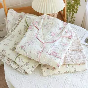 Осенняя хлопковая пижама с длинными рукавами из двойной марли для женщин, свободная и повседневная домашняя одежда с цветочным принтом на лацканах M