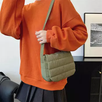 Осенняя и зимняя квадратная сумка Маленькая квадратная сумка Нишевая ретро женская сумка через плечо One Size оранжевый