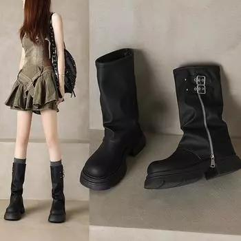 Осенняя и зимняя обувь. Брючные сапоги с толстыми подошвами и кедами, но сапоги были высокими и удобными. 35 чёрный