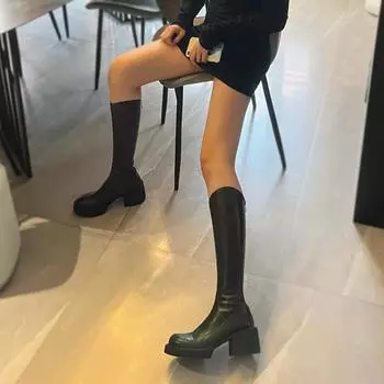 Осенняя и зимняя обувь. Сапоги на толстом каблуке. Удобные для женщин. Высокие сапоги и ботинки-трубы. Толстая подошва и высокие каблуки с V-образным вырезом. 35 чёрный