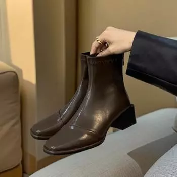 Осенняя и зимняя обувь. Толстый каблук, квадратный носок. Большие размеры. Удобные, на толстой подошве, маленькие эластичные ботинки. Женские ботинки. 35 чёрный