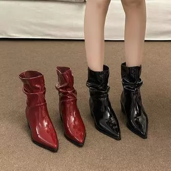 Осенняя и зимняя обувь. Удобные женские ботинки большого размера с толстой подошвой, острым носком, коротким берцем и низким каблуком, из мягкой кожи. 35 чёрный