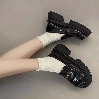 Осенняя мода на толстой подошве для женщин 35