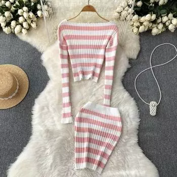 Осенняя новая красочная полосатая милая вязаная рубашка без бретелек с одним вырезом плюс короткая юбка на бедрах, комплект из двух предметов