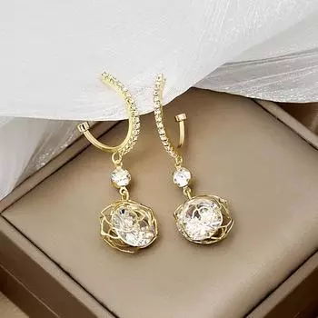 Ослепительные серьги с полыми розами и цирконами с короткими подвесками в форме цветов в форме буквы С золотой