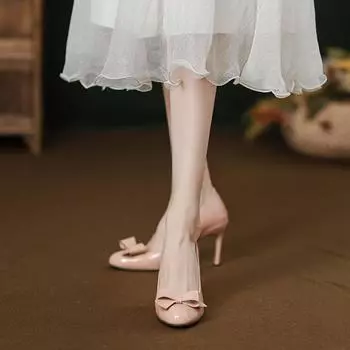 Основное свадебное платье и свадебные туфли можно носить в обычное время.. Женские туфли-котята и высокие каблуки. Повседневные туфли для светских львиц. 34 телесный