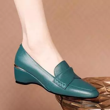 Остроконечный носок, неглубокий носок, одинарный каблук-танкетка, острый носок, повседневные и удобные, с одной педалью, средний каблук, увеличивающий внутреннюю высоту, маленькие кожаные туфли 34
