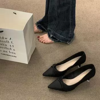 Остроносые одинарные туфли женские весна и осень 2025 новая мода иностранный стиль ретро маленькие неглубокие носки высокие каблуки модная мода 40 бежевый