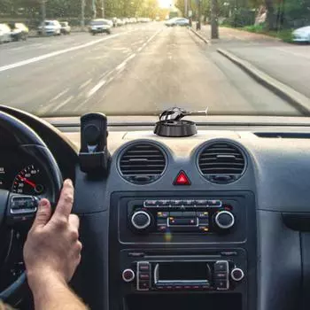 Освежитель воздуха для автомобиля в виде самолета, работающий на солнечной энергии, украшение для самолета, нежная текстура, инструмент для украшения автомобиля для внедорожников, мини серебряный