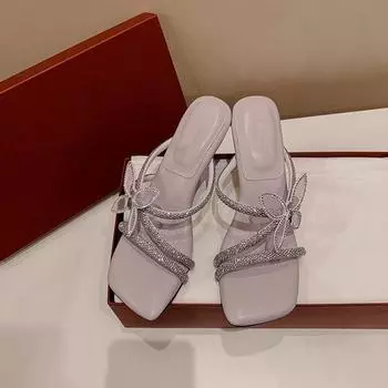 Отлично для ношения крутых тапочек, женщины носят бантики со стразами, сексуальные босоножки на высоком каблуке. 35 светло-фиолетовый