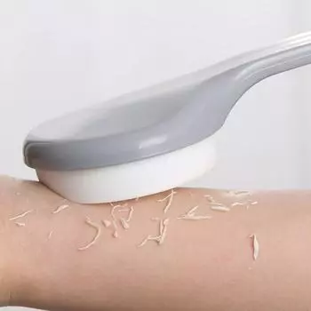 Отшелушивающая губка с длинной ручкой, скребок для ванны, скраб для спины, отшелушивающая чистящая щетка для ванной комнаты, щетка для душа серый