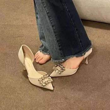 Летние высококачественные модные сандалии с острым носком для женщин, металлические украшения, однотонные туфли на тонком каблуке для женщин 34