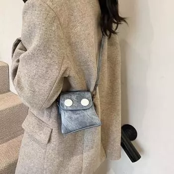 Внешний заказ 2024 года, новая высококачественная текстура, интернет-знаменитость, популярная маленькая сумка, ходячий рот, красный конверт, мини-мессенджер, наушники, маленькая квадратная сумка чёрный