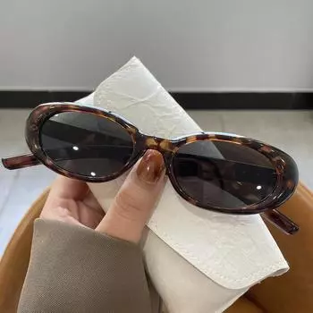 Овальные солнцезащитные очки в стиле ретро для женщин. Новые белые солнцезащитные очки, летняя защита от ультрафиолета и сильная защита от света. чёрный