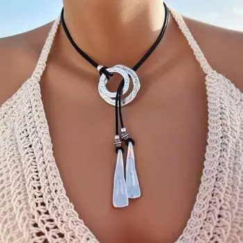 Ожерелье, эффектное кожаное ожерелье для женщин, ювелирное ожерелье ручной работы с подвеской, серебряные украшения в стиле бохо