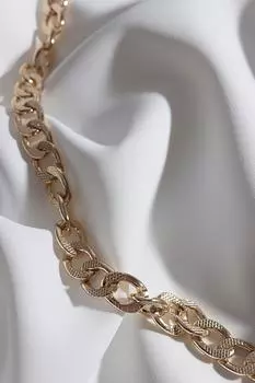 Ожерелье-цепочка золотого цвета с толстой цепочкой