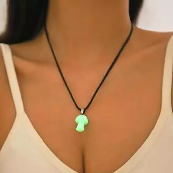 Ожерелье для женщин Ювелирные изделия в виде гриба Ожерелье с подвеской из светящегося камня Подвеска в виде шестиугольного столба Луны Простое светящееся ожерелье Элегантное ожерелье