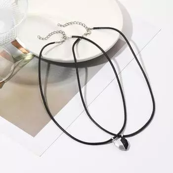 Ожерелье для женщин Простое ожерелье Ювелирные изделия Горячая любовь Мужское и женское ожерелье Любовь Черно-белое магнитное ожерелье для пары Элегантное ожерелье