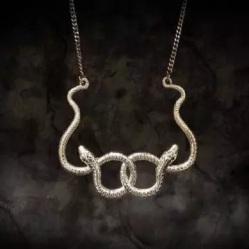 Ожерелье, идеально подходящее для подарка на праздники или для повседневной носки. серебряный