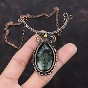 Ожерелье из эвдиалита, медная проволока, обернутое ожерелье, ювелирные изделия ручной работы из натуральных драгоценных камней, регулируемое ожерелье, дизайнерское медное ювелирное изделие, подарок для женщин