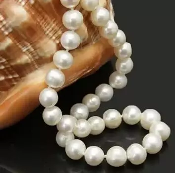 Ожерелье из белого натурального пресноводного культивированного жемчуга 9-10 мм.