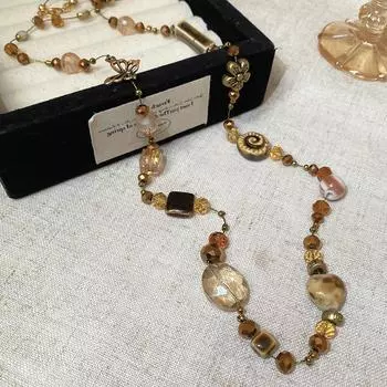 Ожерелье из керамики с цветком бабочки и искусственного кристалла «Любовь», высококлассная цепочка для свитера на осень и зиму, женские нишевые украшения в стиле ретро