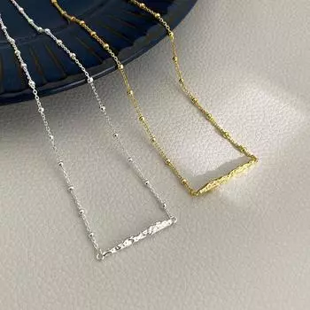 Ожерелье из лавы с одним символом, с легкими и роскошными цепочками из бусин, высококачественная текстура цепочки Sense of Clavicle, универсальный темперамент золотой