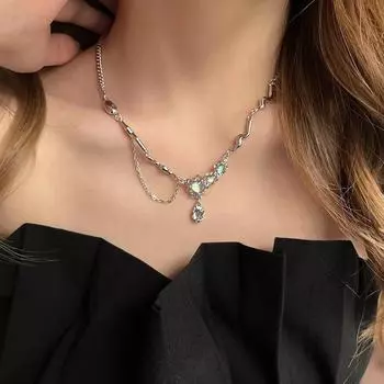 Ожерелье из лунного камня: Высококачественная, милая и стильная цепочка на ключицу для женщин. Moonstone Necklace