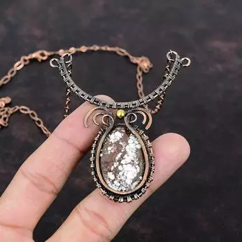 Ожерелье из магнезита с дикой лошадью Ожерелье из медной проволоки Регулируемое ожерелье Ожерелье ручной работы Медные украшения Ожерелье с драгоценными камнями для подарка