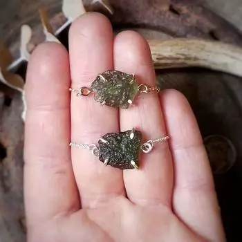 Ожерелье из молдавита | Ожерелье из необработанного молдавита, золото или стерлинговое серебро | 1 грамм молдавита | Сертифицированный молдавит | Метеоритный камень 18 inch зелёный