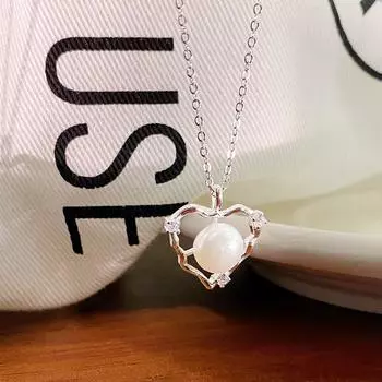 Ожерелье из нерегулярного жемчуга Love с бриллиантовой инкрустацией для женщин с легкой роскошью и передовым чувством, универсальная цепочка-воротник