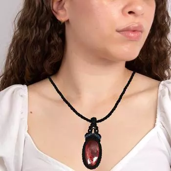 Ожерелье из яшмы в технике макраме с подвеской ручной работы из красного натурального богемского хрусталя