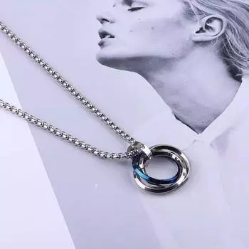 Ожерелье из титановой стали, независимая конструкция с тремя кольцами, проста и не выцветает на ключице.
