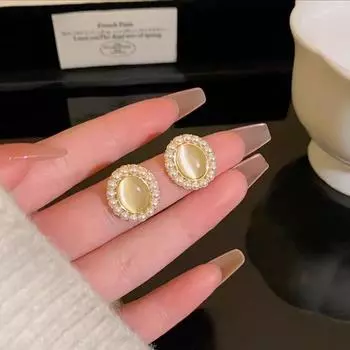 Ожерелье из жемчуга кошачий глаз в французском стиле в стиле ретро для женщин, легкий роскошный нишевый дизайн, элегантный темперамент и изысканная ключичная цепочка